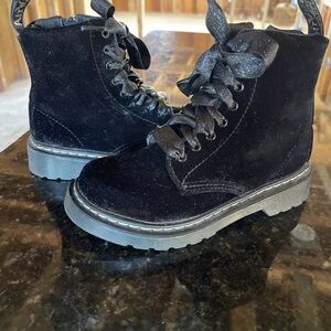 NWOT DR Marten boots girls size 13